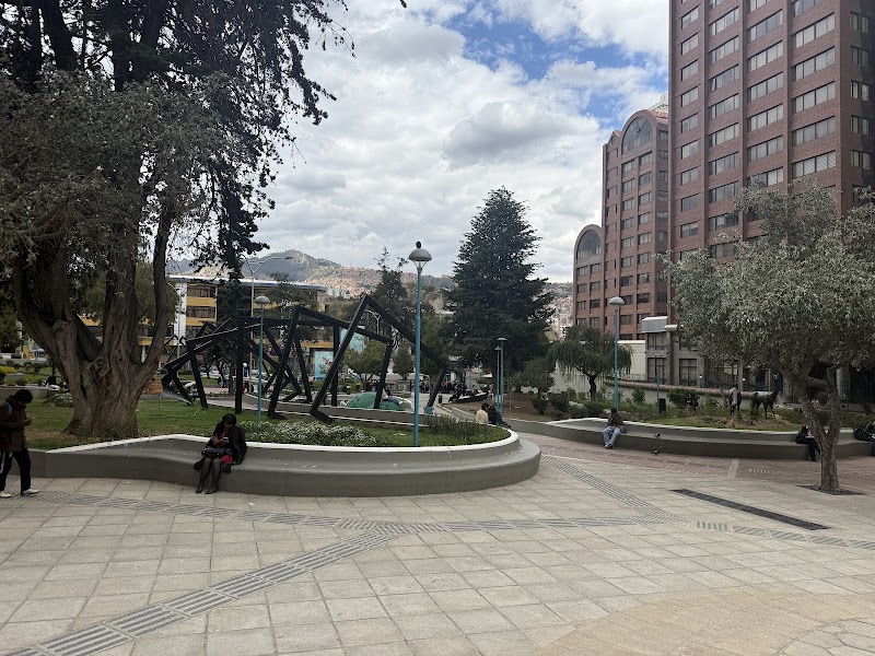 Plaza Bolivia