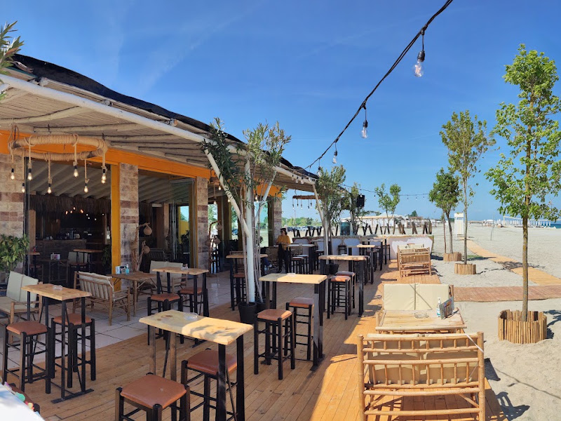 ALOHA BEACH BAR
