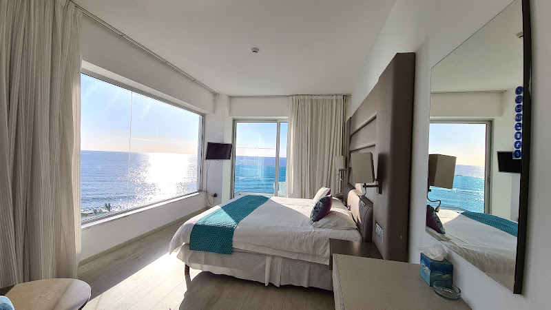 King Evelthon Beach Hotel and Resort