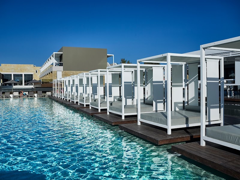 Pelagos Suites Hotel & Spa