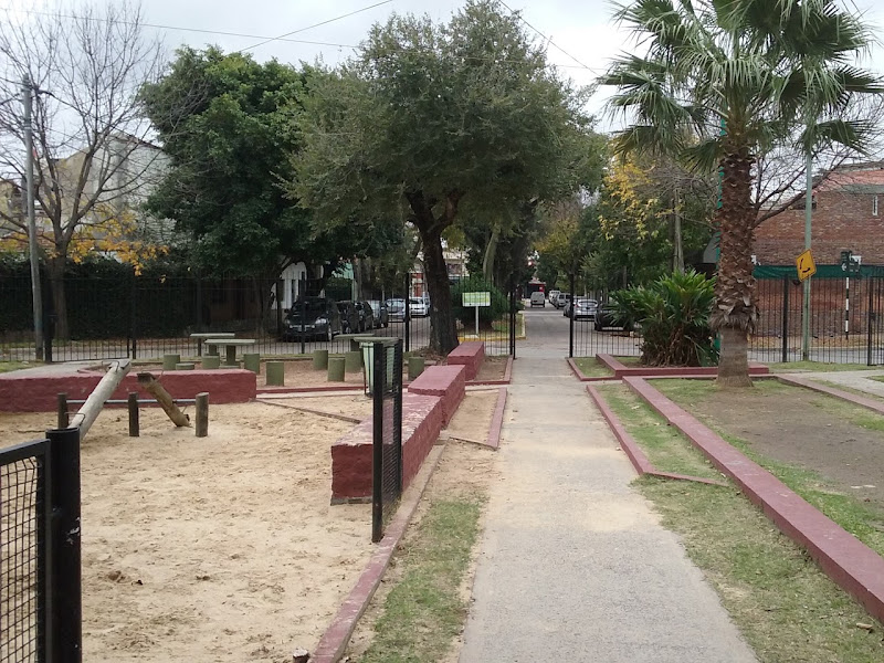 Plazoleta Centrángolo y Chile