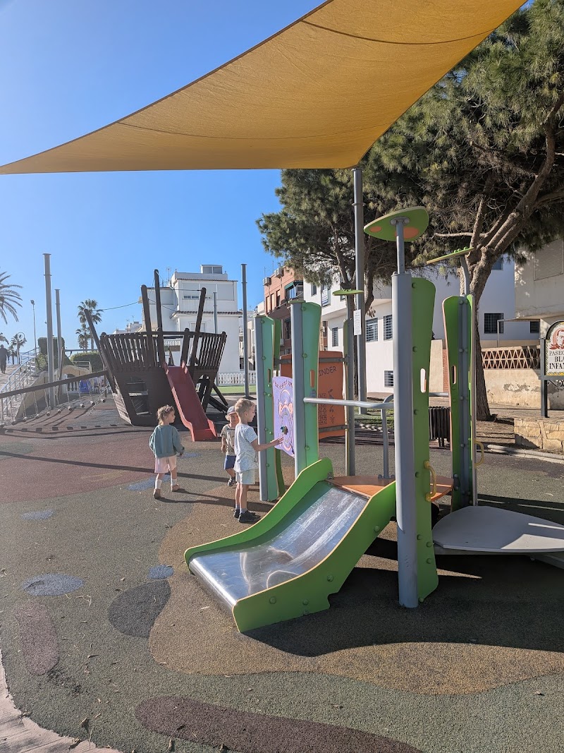 Parque Infantil "Barco" (público)