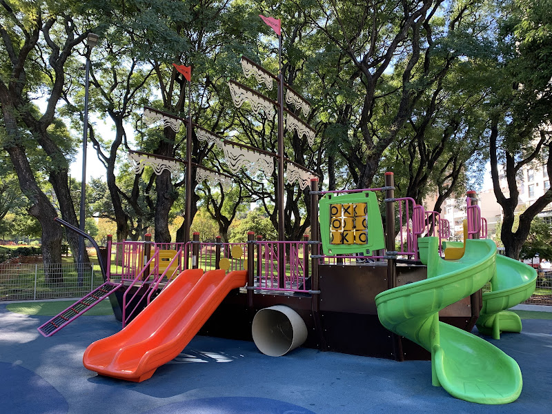 Plaza de juegos pública