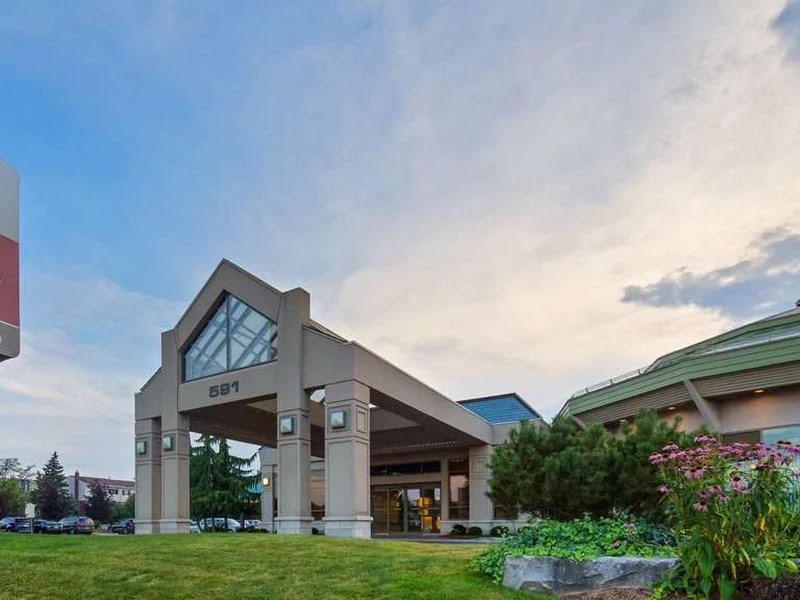Best Western Plus Lamplighter Inn & Conference Centre