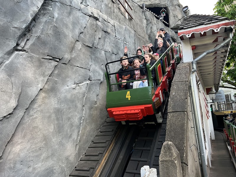 Rutschebanen / The Roller Coaster