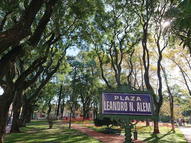 Plaza Leandro N. Alem