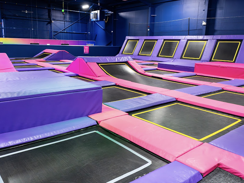Base Jump Trampoline Park