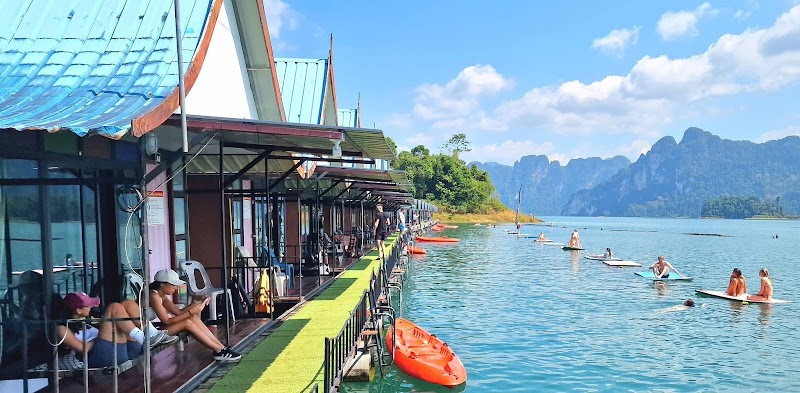 Khao Sok Smiley Lakehouse