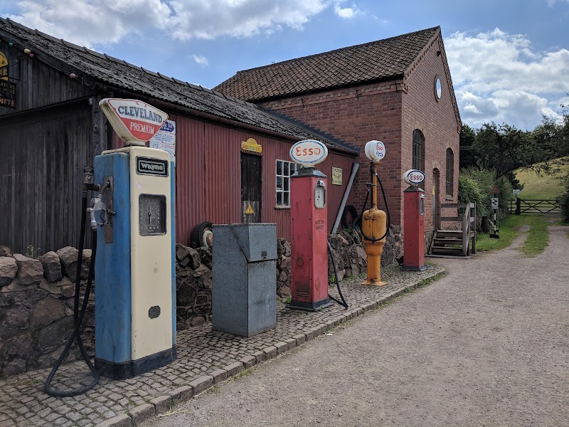Stonehurst Family Farm and Motor Museum