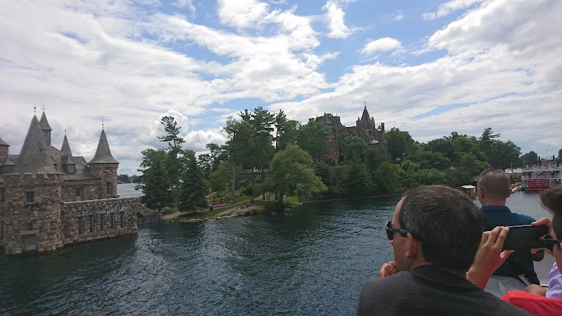 Thousand Islands Pkwy