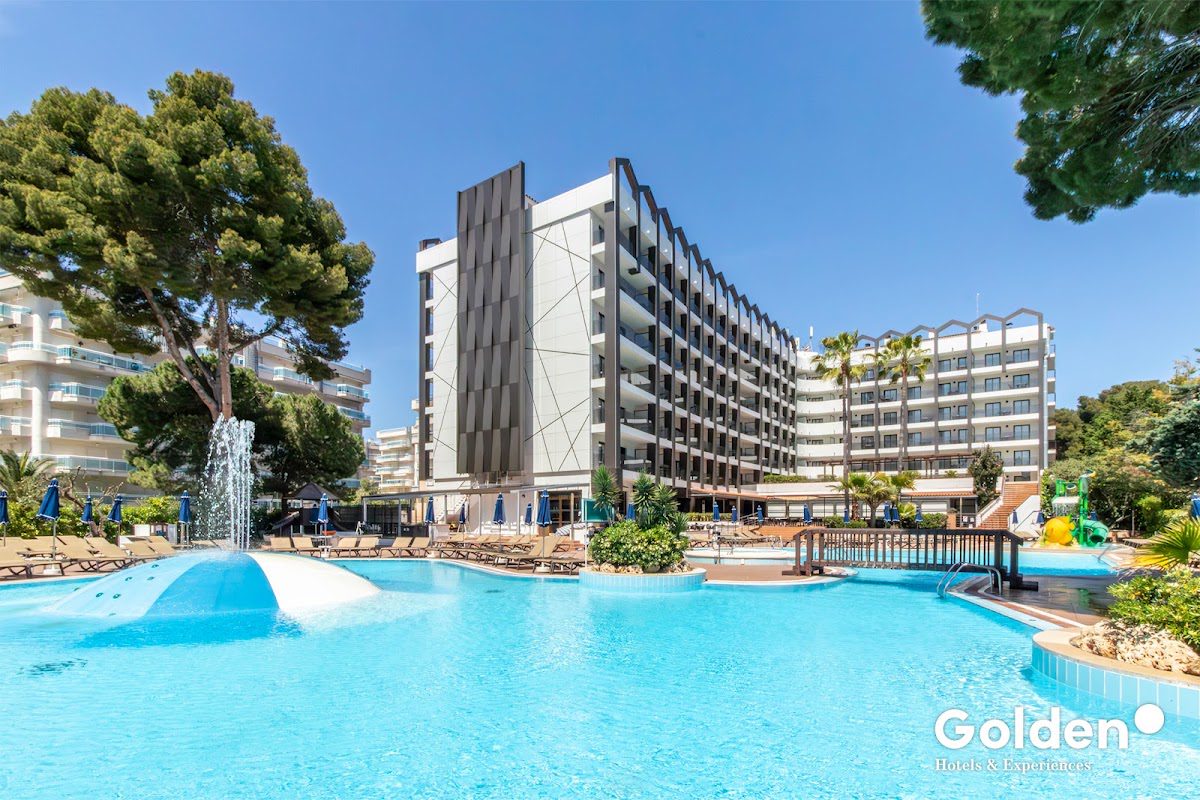 Golden Avenida Family Suites