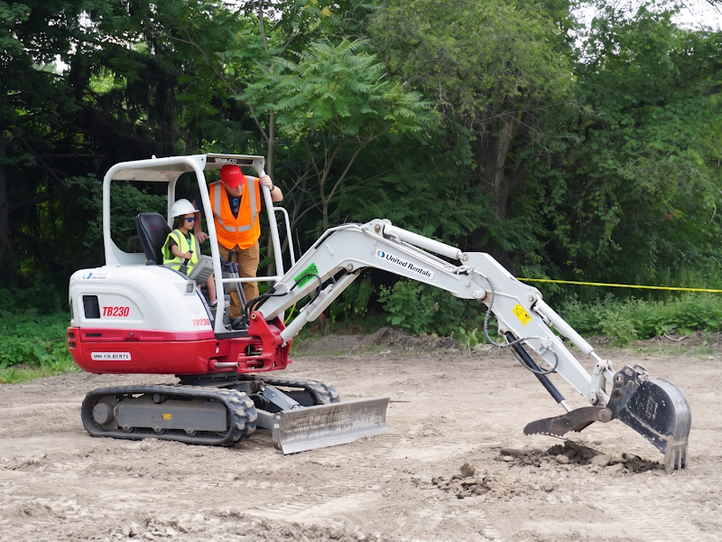 Dig in Detroit