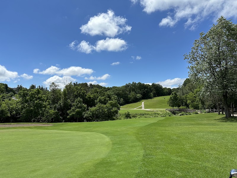 Uplands Golf & Ski Club